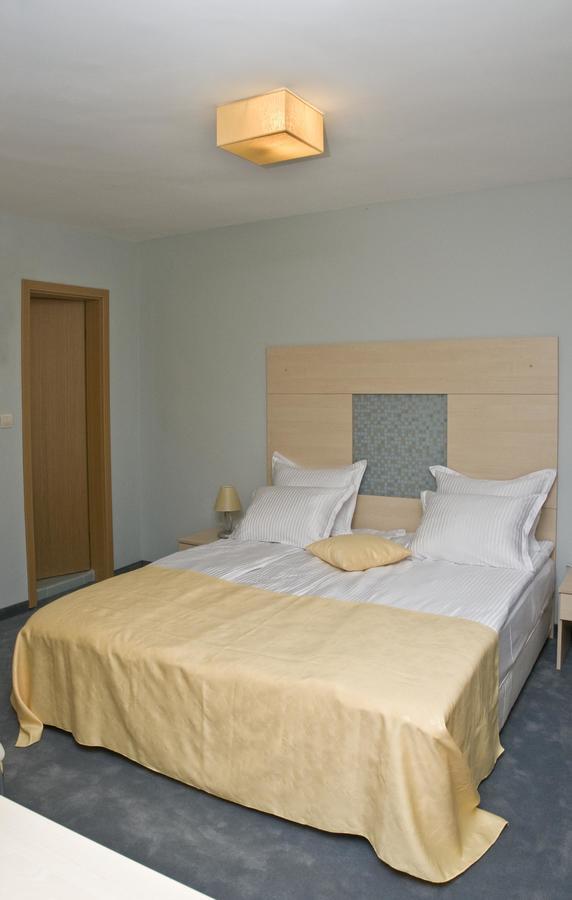 Hotel 4 Zona Sofia Zewnętrze zdjęcie