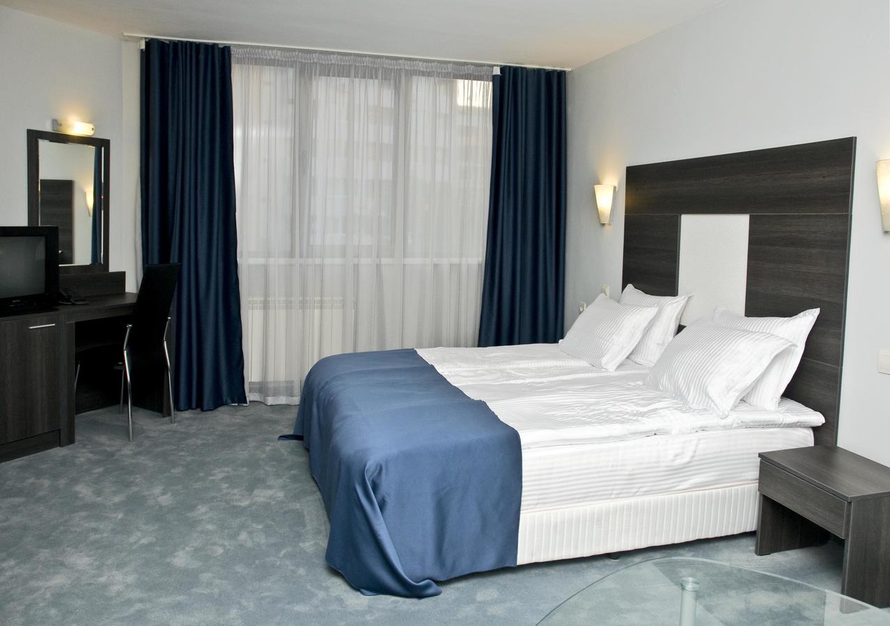 Hotel 4 Zona Sofia Zewnętrze zdjęcie