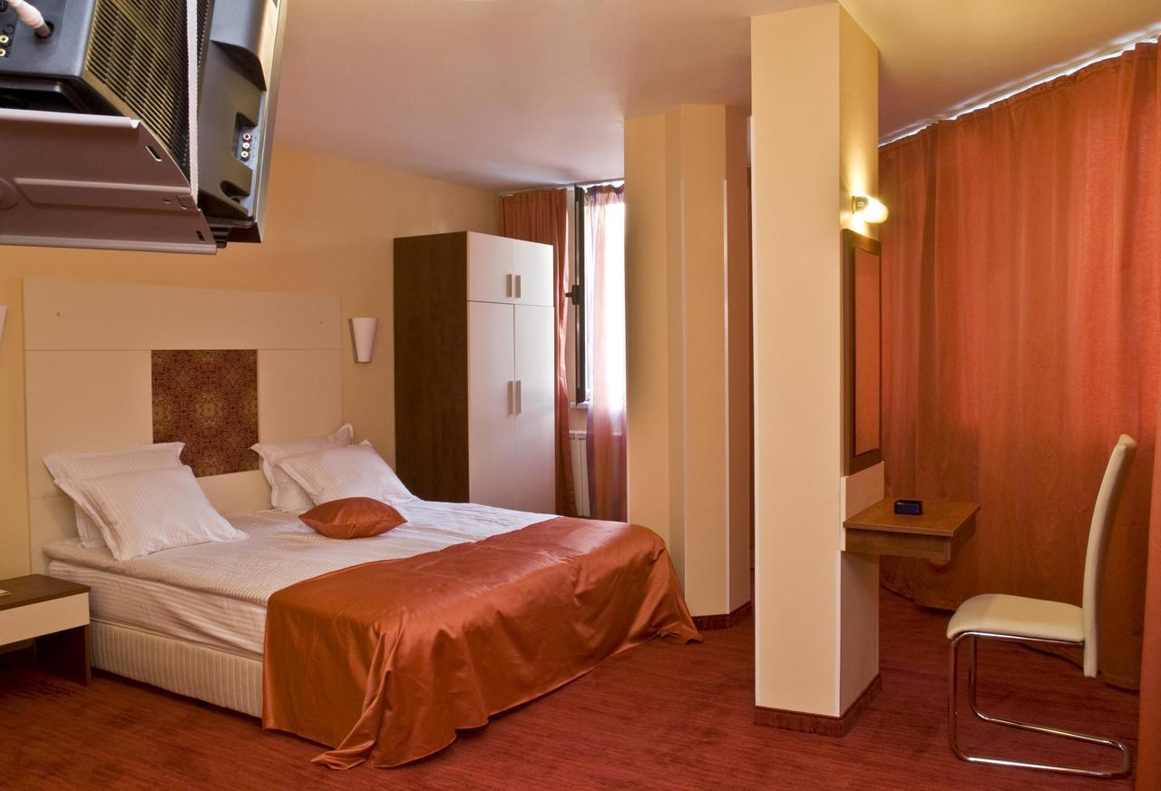 Hotel 4 Zona Sofia Zewnętrze zdjęcie