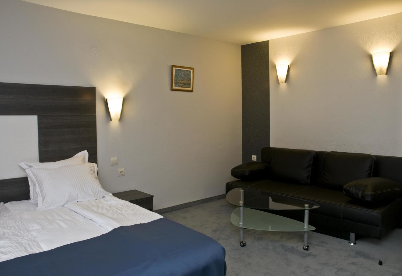 Hotel 4 Zona Sofia Zewnętrze zdjęcie